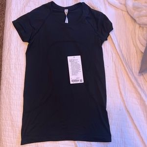 Lululemon black swiftly tech short sleeve 2.0